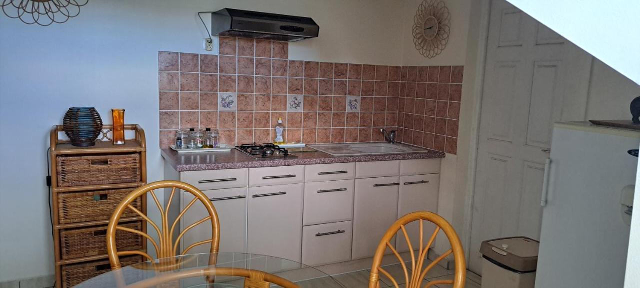 Logement Spacieux Deux Pieces A Baie Mahault المظهر الخارجي الصورة