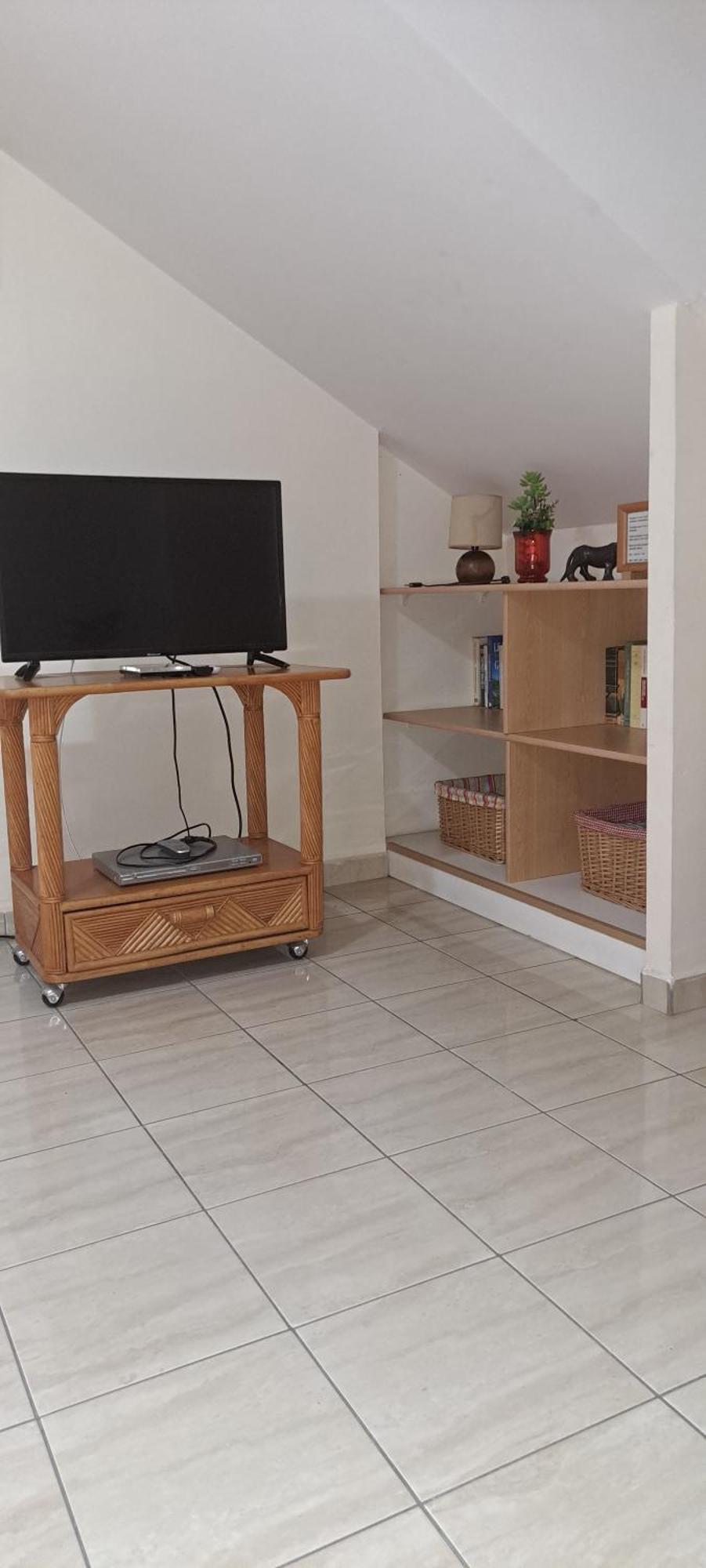 Logement Spacieux Deux Pieces A Baie Mahault الغرفة الصورة